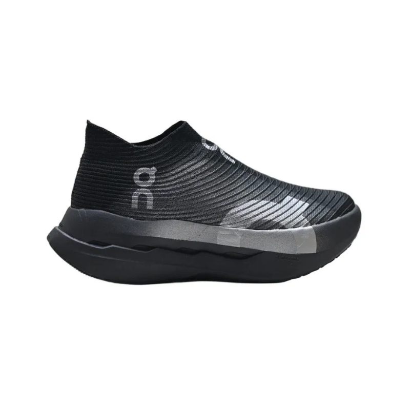 On Cloudboom Strike LS Black Grey