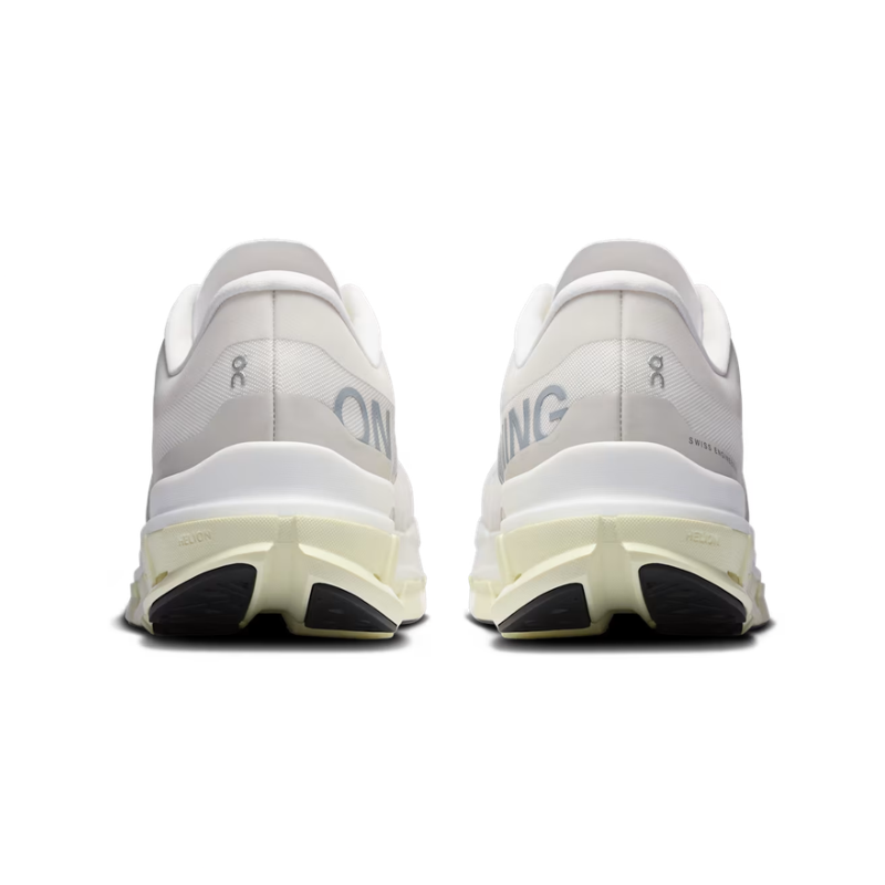 On Cloudflow 5 Ivory / Seedling or Ivory / Linen